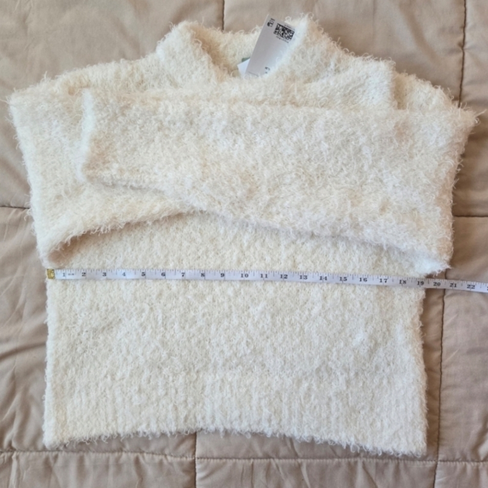 NWT H&M Off White Fluffy Cropped Sweater XS - Picture 7 of 8